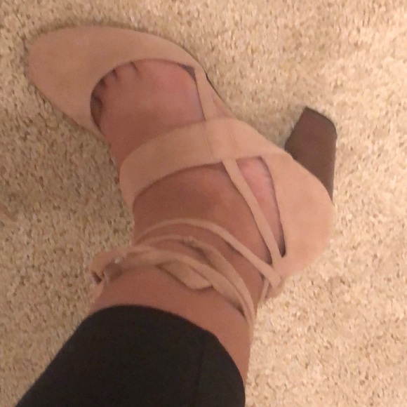 Sole Society brand new nude suede lace up heel! - Picture 5 of 6
